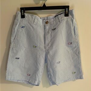 VINEYARD VINES FOR KENTUCKY DERBY Striped Shorts with Whale Embroidery